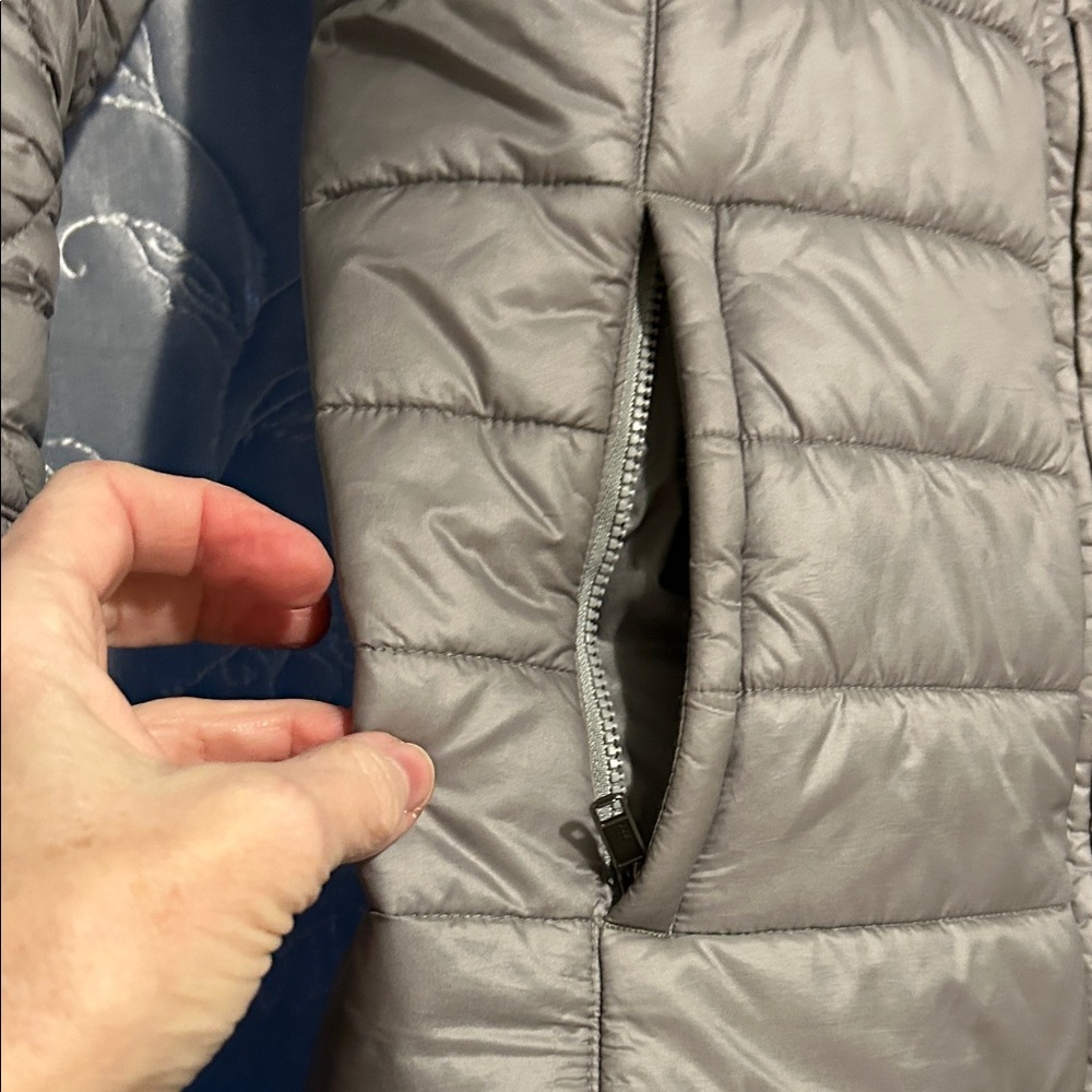 Patagonia Women's Silver Puffer Coat - Picture 5 of 8